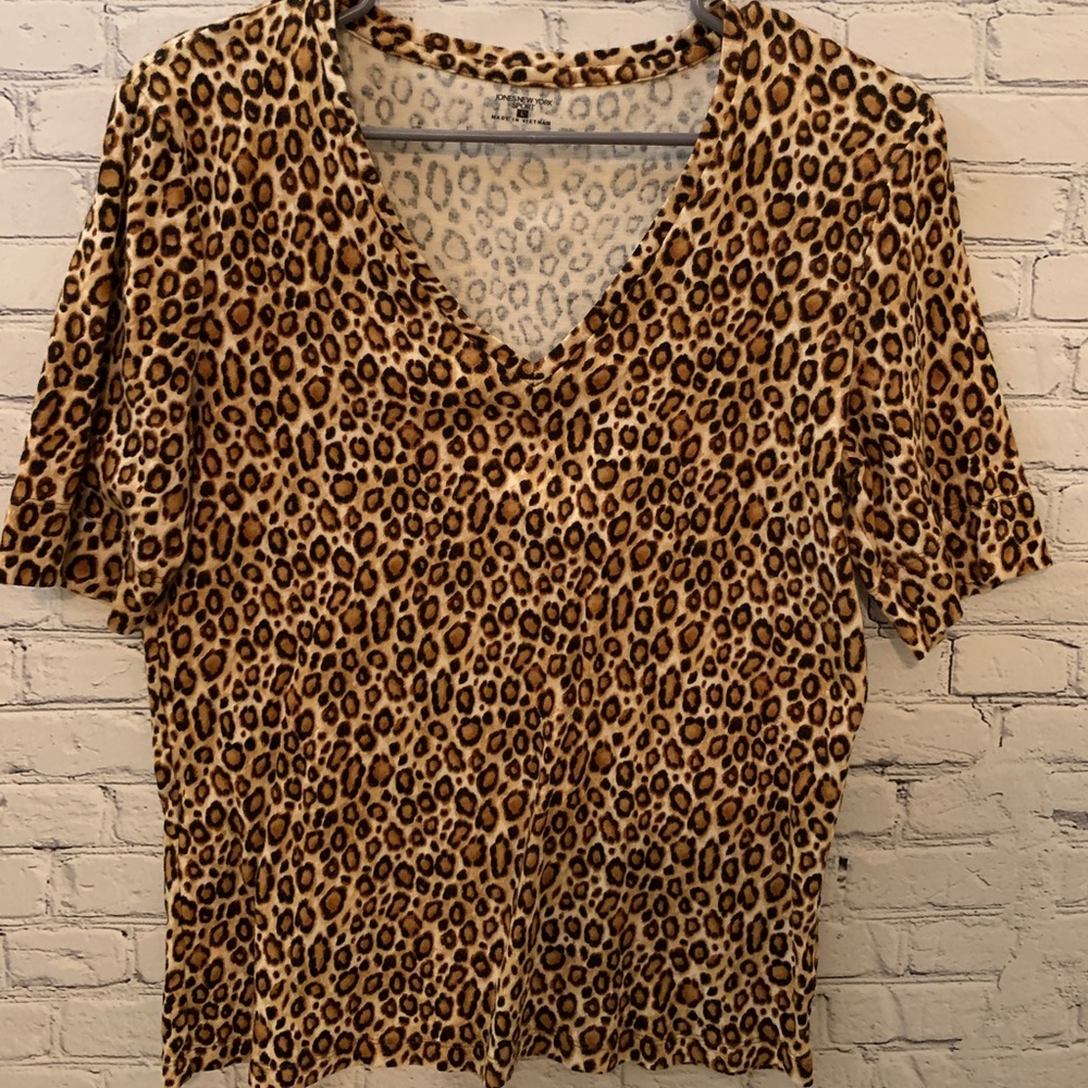 Like new JONES NY tee